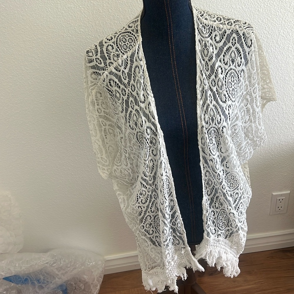 Women’s lace coverup